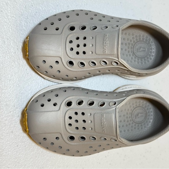 Native Robbie Sugarlite Unisex Shoes Size C5 - Picture 3 of 7